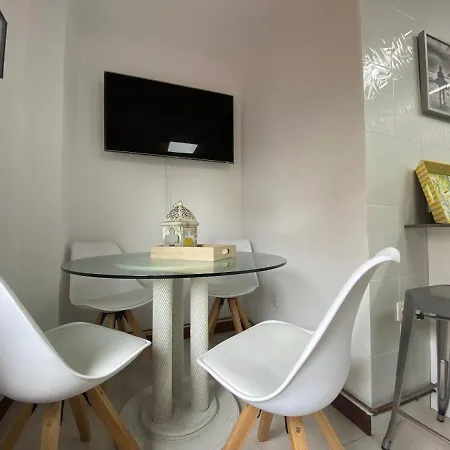 アパート Beach ソモ